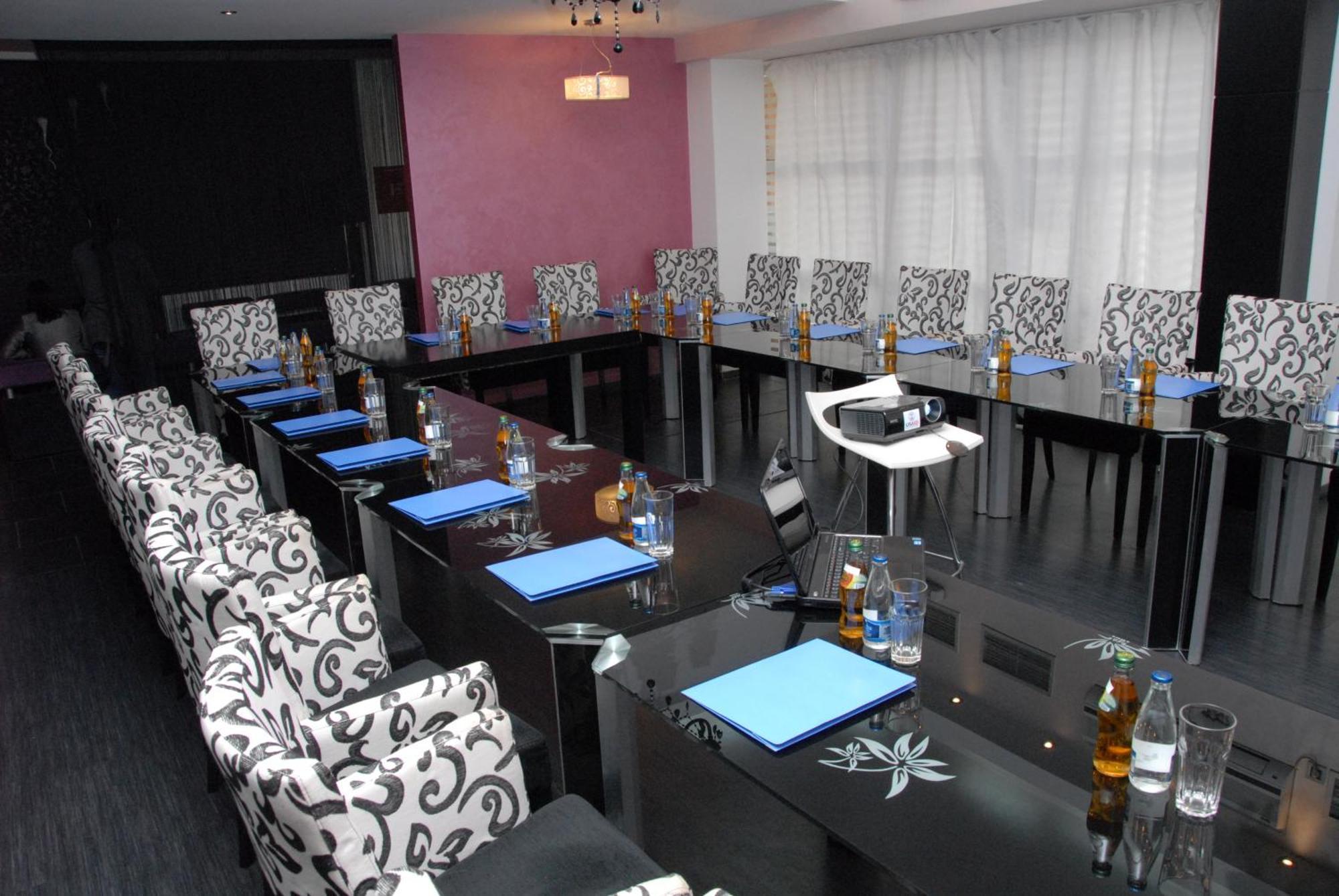 B&B Rose Vranje Bagian luar foto