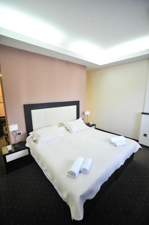 B&B Rose Vranje Bagian luar foto