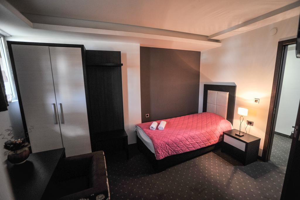 B&B Rose Vranje Bagian luar foto